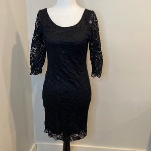 Velvet Torch‎ Lace Dress